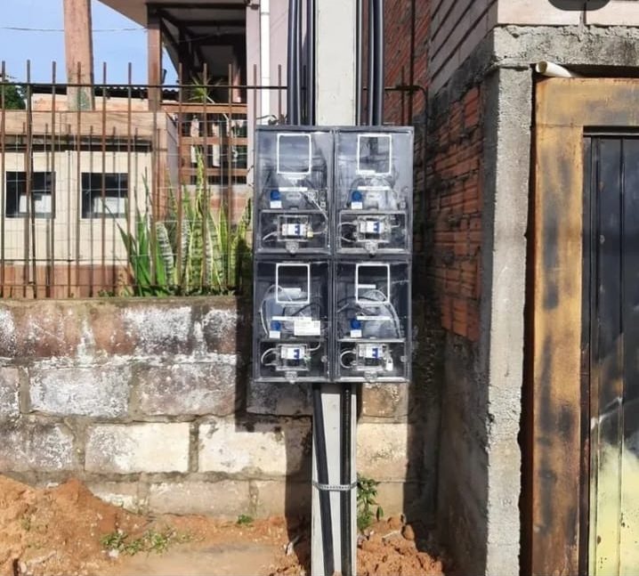 Medição agrupada — Quatro medidores no mesmo padrão